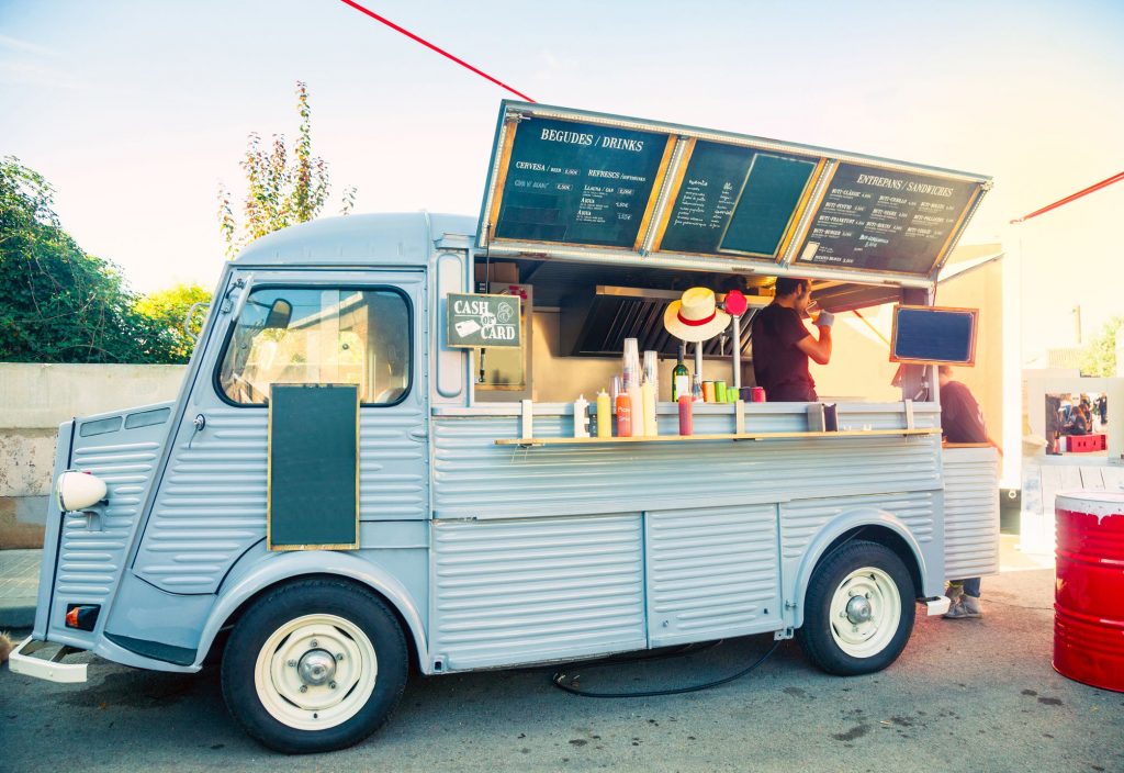 food truck in the street 496731672 863bfb69328341c1804fec18e39be715 1024x704 - How To Start Your Own Food Truck Business?